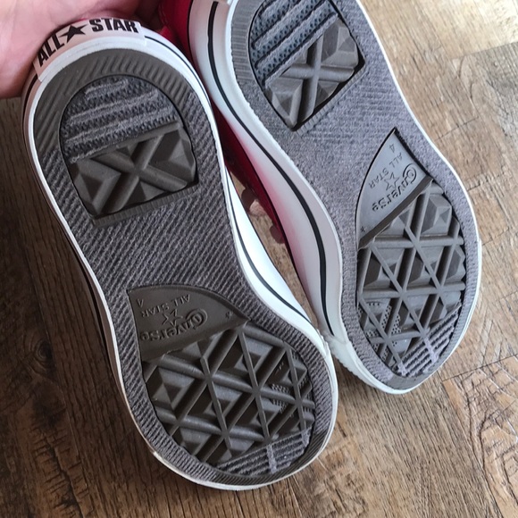 Pink Converse - Picture 3 of 4